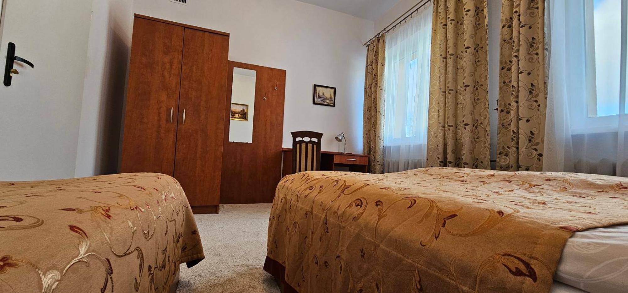 Rest Hostel Airport Modlin Nowy Dwor Mazowiecki Ngoại thất bức ảnh