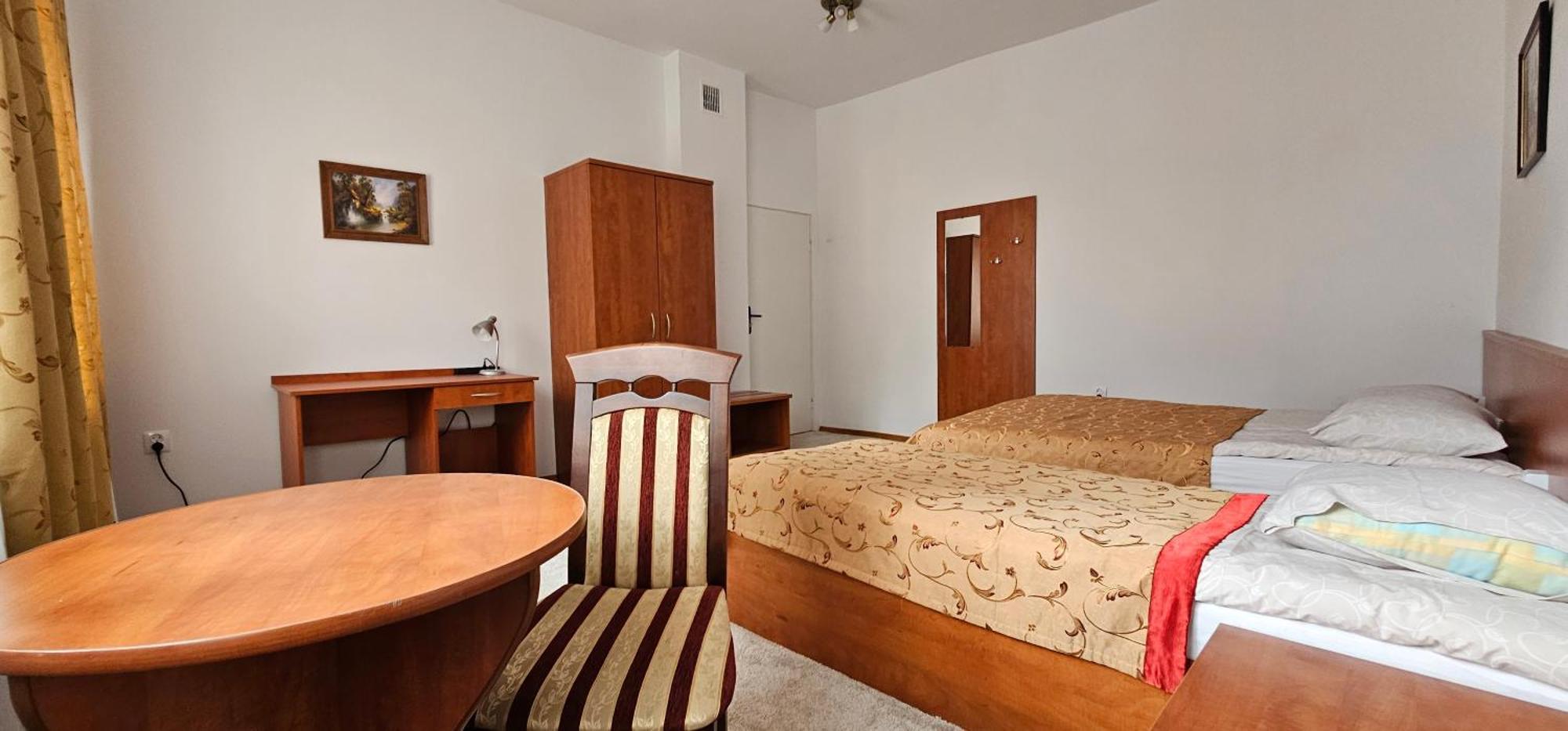 Rest Hostel Airport Modlin Nowy Dwor Mazowiecki Ngoại thất bức ảnh
