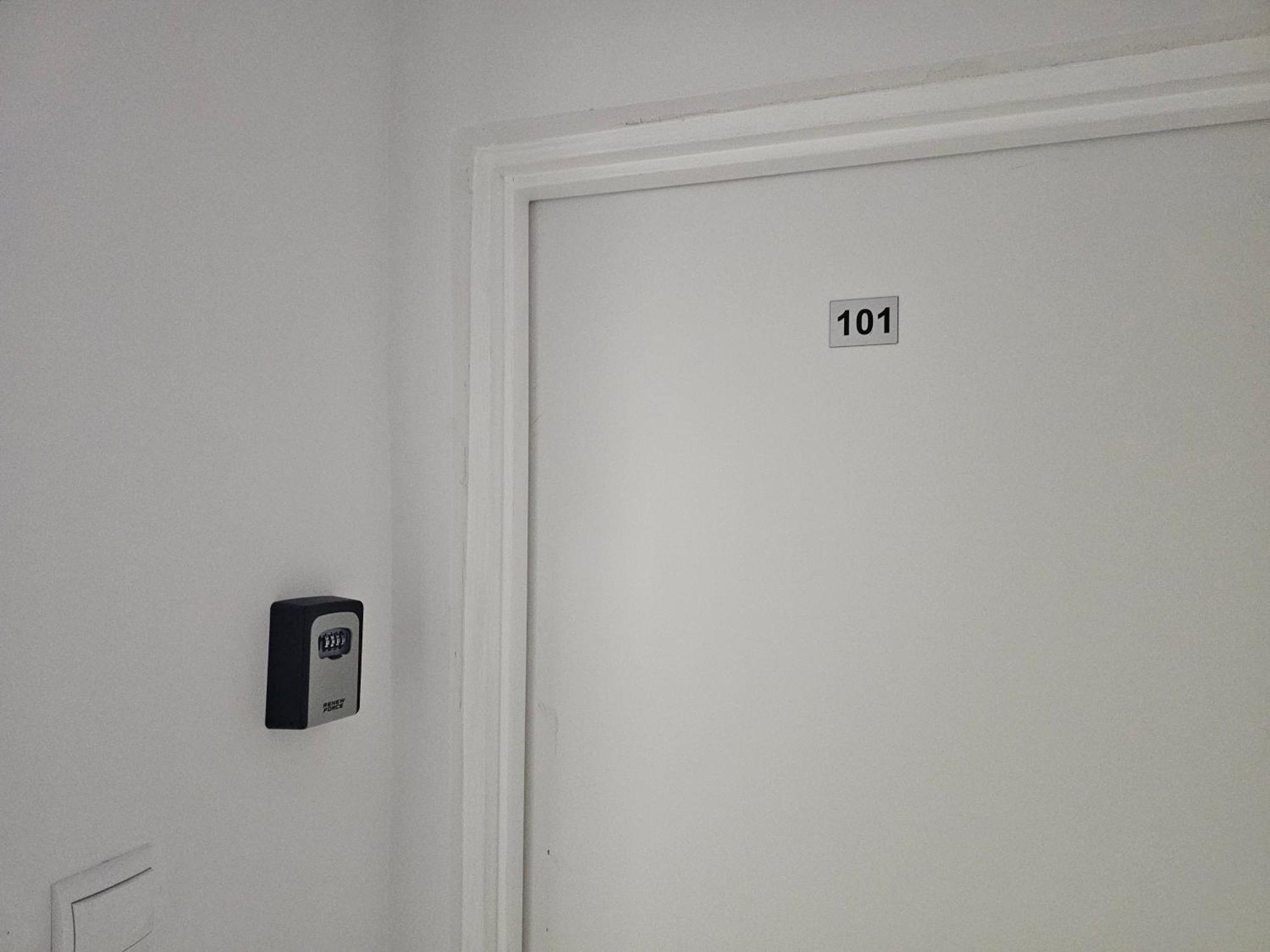 Rest Hostel Airport Modlin Nowy Dwor Mazowiecki Phòng bức ảnh