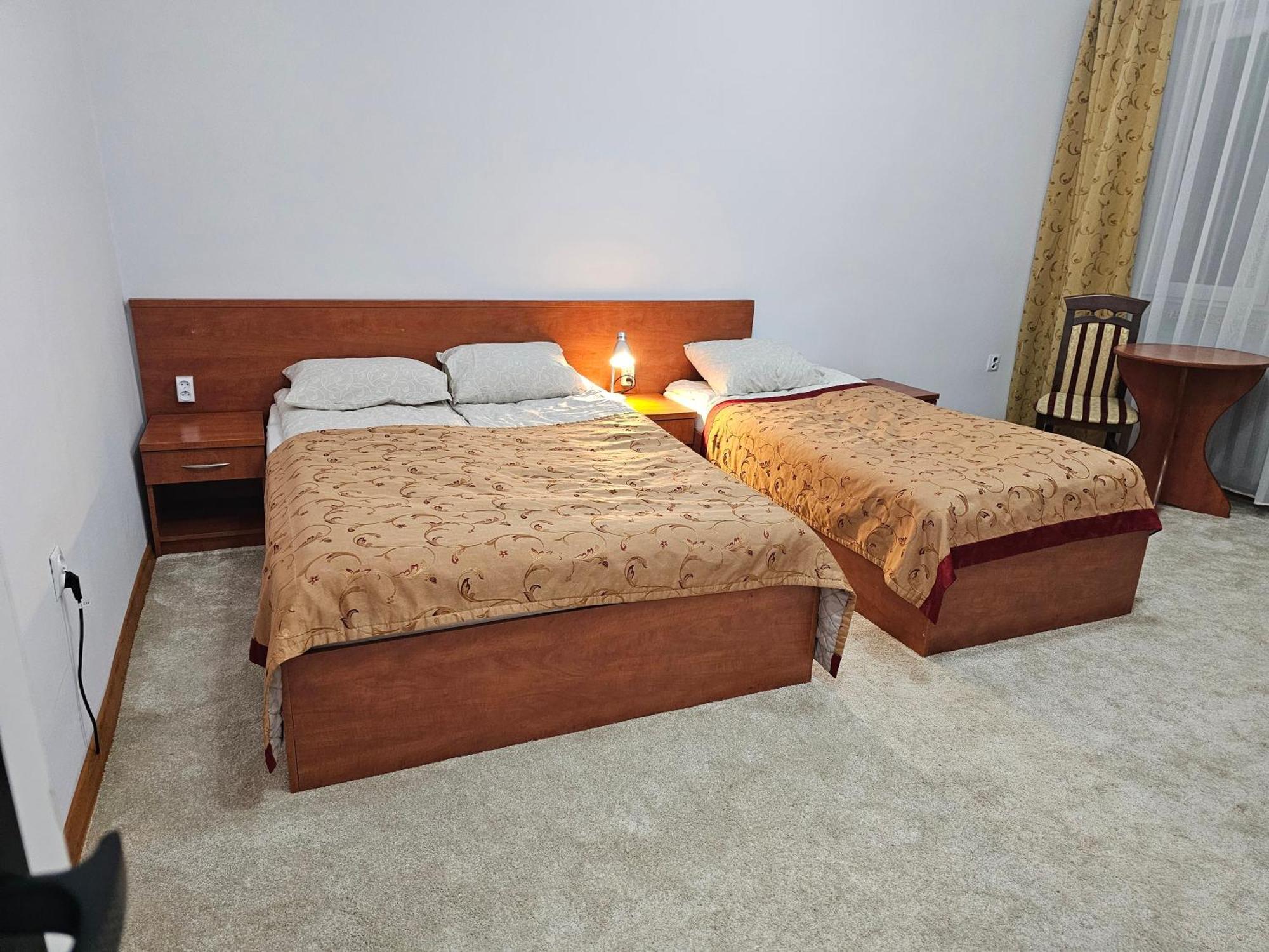 Rest Hostel Airport Modlin Nowy Dwor Mazowiecki Ngoại thất bức ảnh
